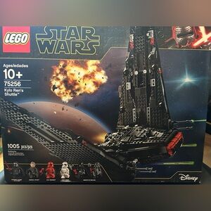 LEGO Star Wars Kylo Ren’s Shuttle